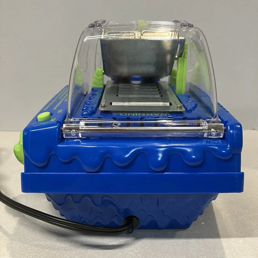 Crayola Crayon Maker Blue Electric Melt & Mold Machine Craft Toy w/bulb 2009